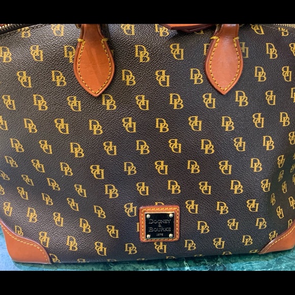Dooney & Bourke - Picture 3 of 8